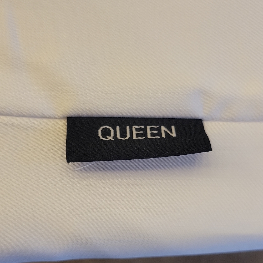 HB CLOUDLAND Elegant Queen 100% Bamboo Sateen White Bed Sheets. Hypo-allergenic - Picture 6 of 7